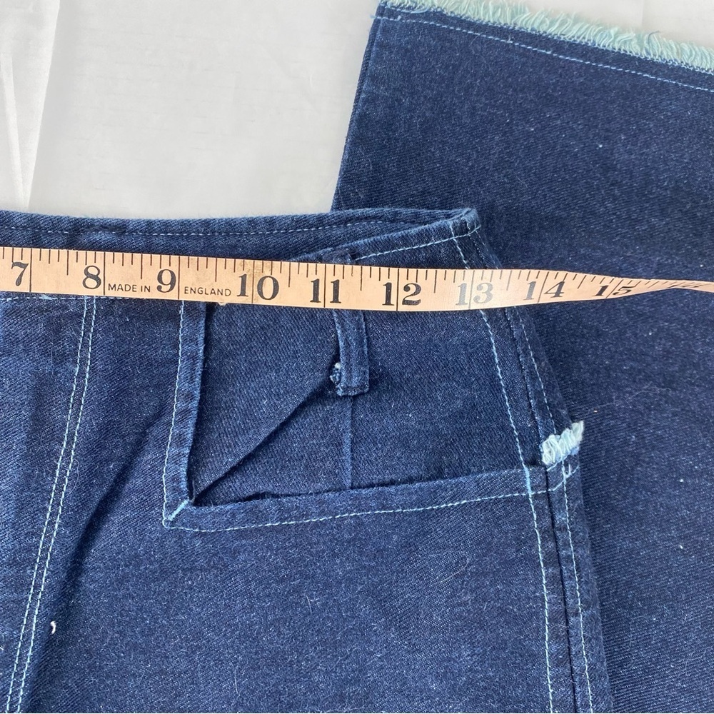 Y2K Disney Mickey & Co Denim Capri Jeans Size 2 Embroidered Mickey Frayed Hem - Picture 6 of 8